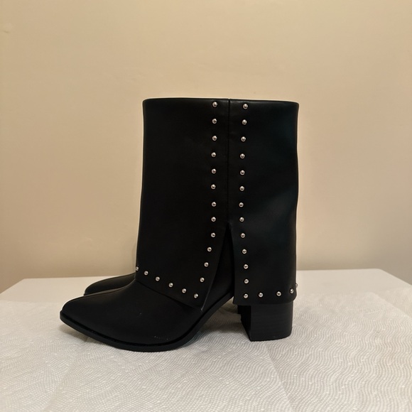PrettyLittleThing Black Studded Ankle Boots - Picture 1 of 4
